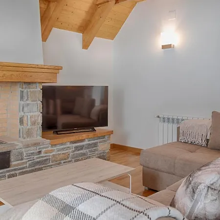 Saplan Real Estate Laujo Apartment Bossost